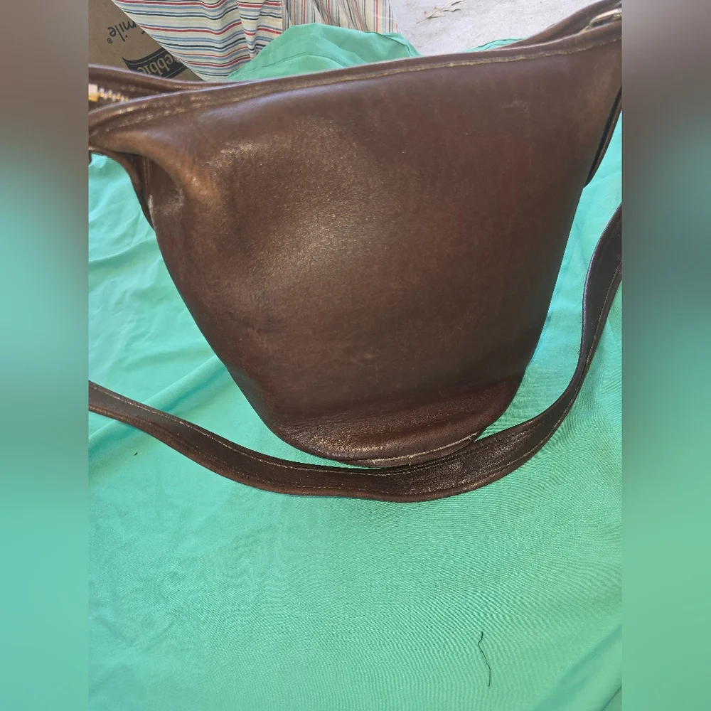 Vintage COACH Maggie Bucket Bag - Picture 2 of 9
